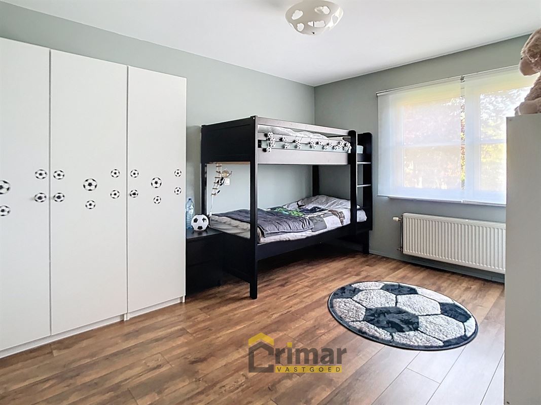 Open bebouwing met 3 slaapkamers, ideaal voor een gezin dat ruimte, comfort en een gezellige lichtrijke thuis zoekt.