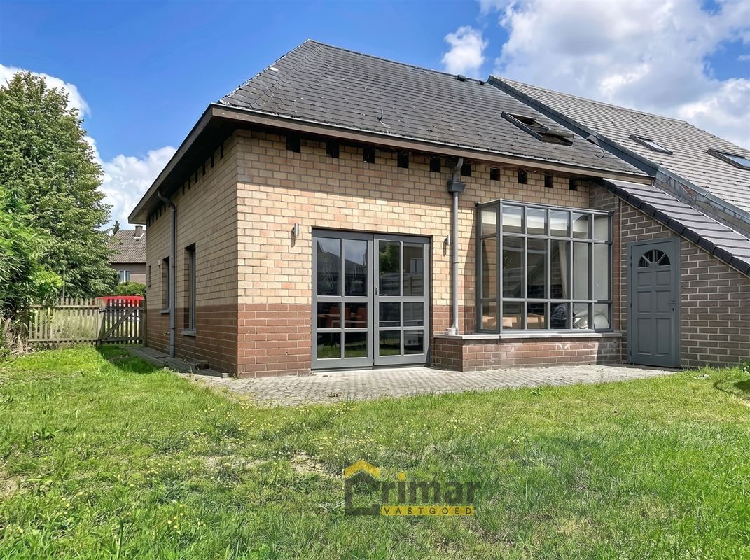 HOB in een kindvriendelijke en rustige buurt met 3 slaapkamers, tuin op het zuiden en garage.