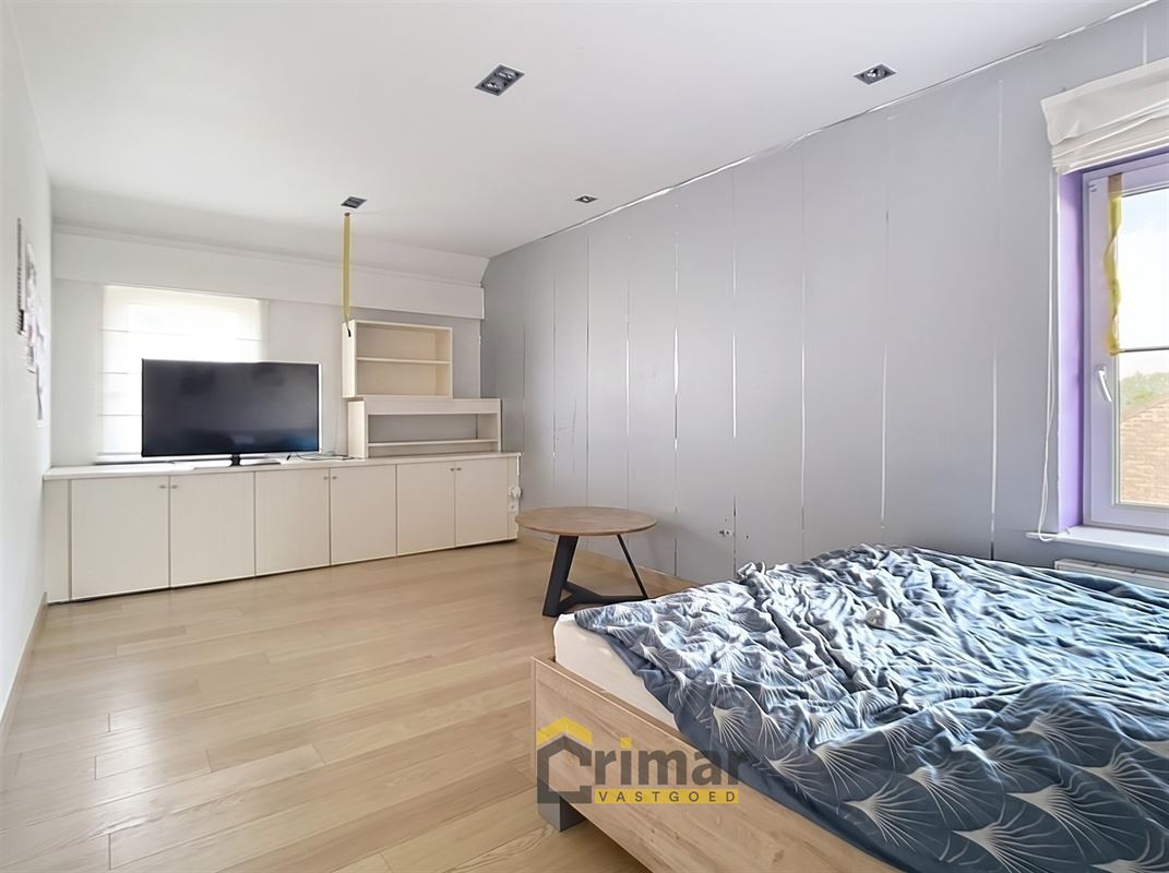 UNIEKE KANS! Ruime landelijke open bebouwing met 6 slaapkamers. Ideaal voor grote gezinnen. EPC B.