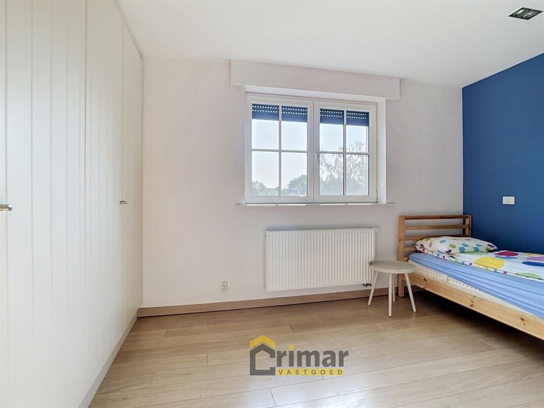 UNIEKE KANS! Ruime landelijke open bebouwing met 6 slaapkamers. Ideaal voor grote gezinnen. EPC B.