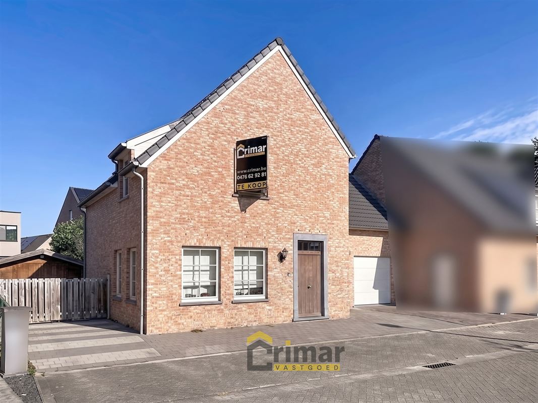 Energiezuinige gezinswoning met 3 slaapkamers, tuin en garage. Instapklaar. Rustige en residentiële buurt.