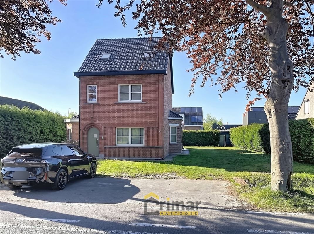 Open bebouwing met 3 slaapkamers, ideaal voor een gezin dat ruimte, comfort en een gezellige lichtrijke thuis zoekt.