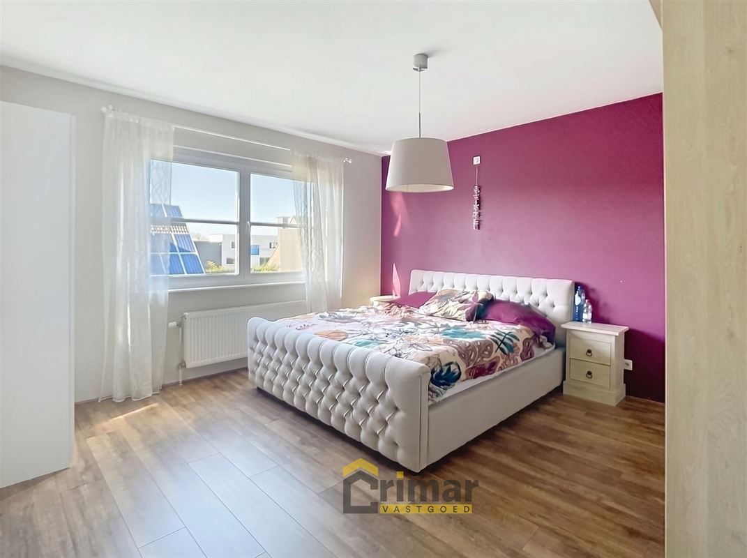 Open bebouwing met 3 slaapkamers, ideaal voor een gezin dat ruimte, comfort en een gezellige lichtrijke thuis zoekt.