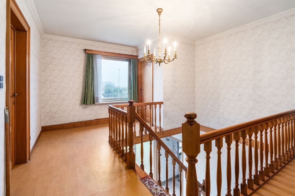 TE RENOVEREN karaktervolle VILLA op een perceel van 1.431m²