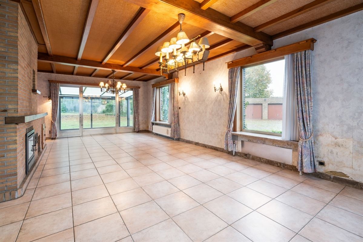 TE RENOVEREN karaktervolle VILLA op een perceel van 1.431m²