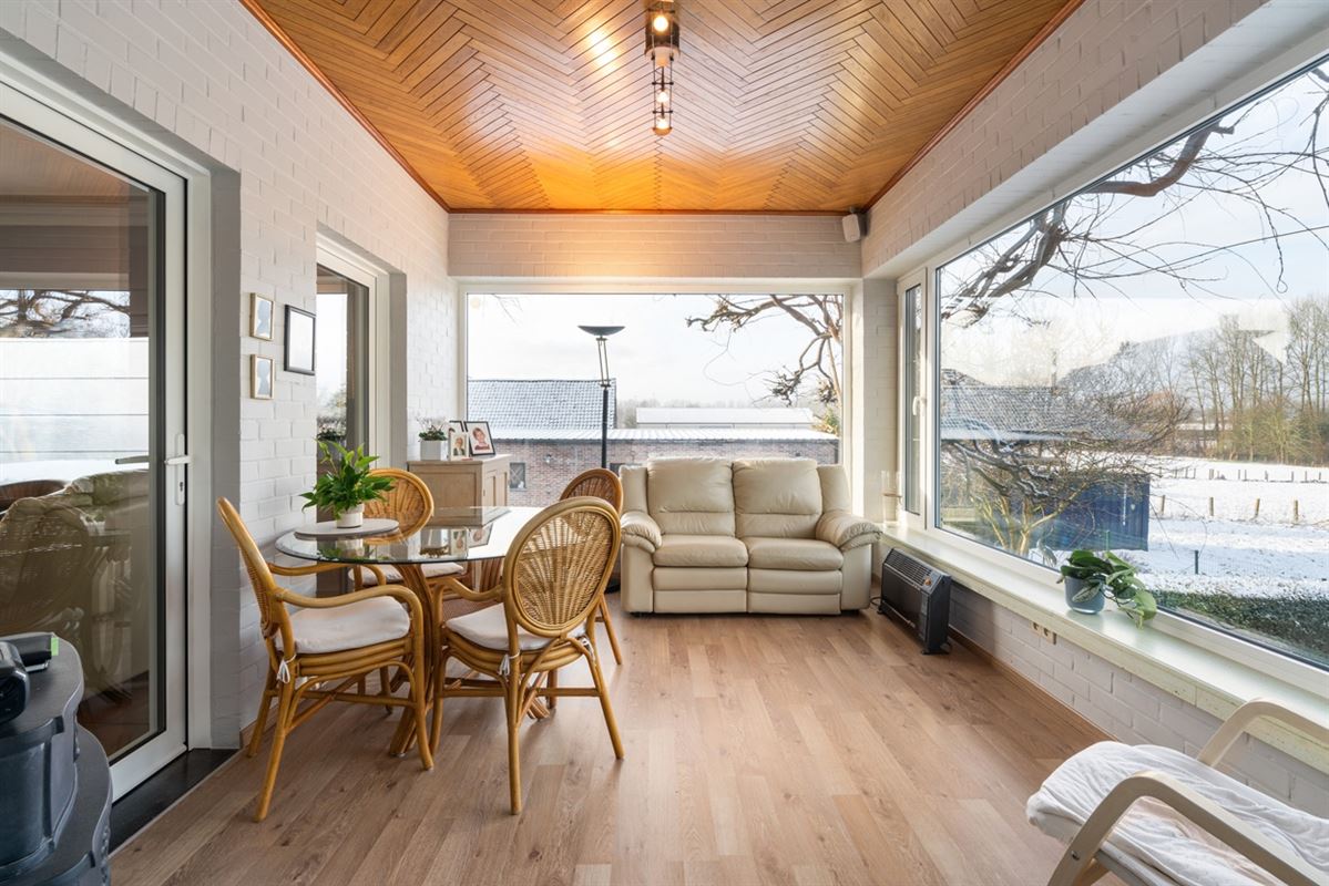 Degelijke ruime VILLA op een  perceel grond van 3.214m²