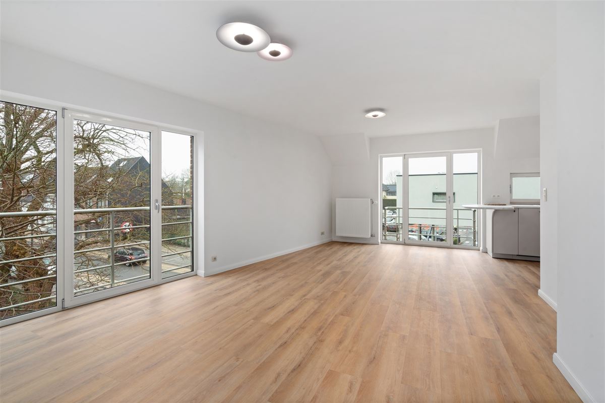 Instapklaar APPARTEMENT met 2 slaapkamers en autostaanplaats