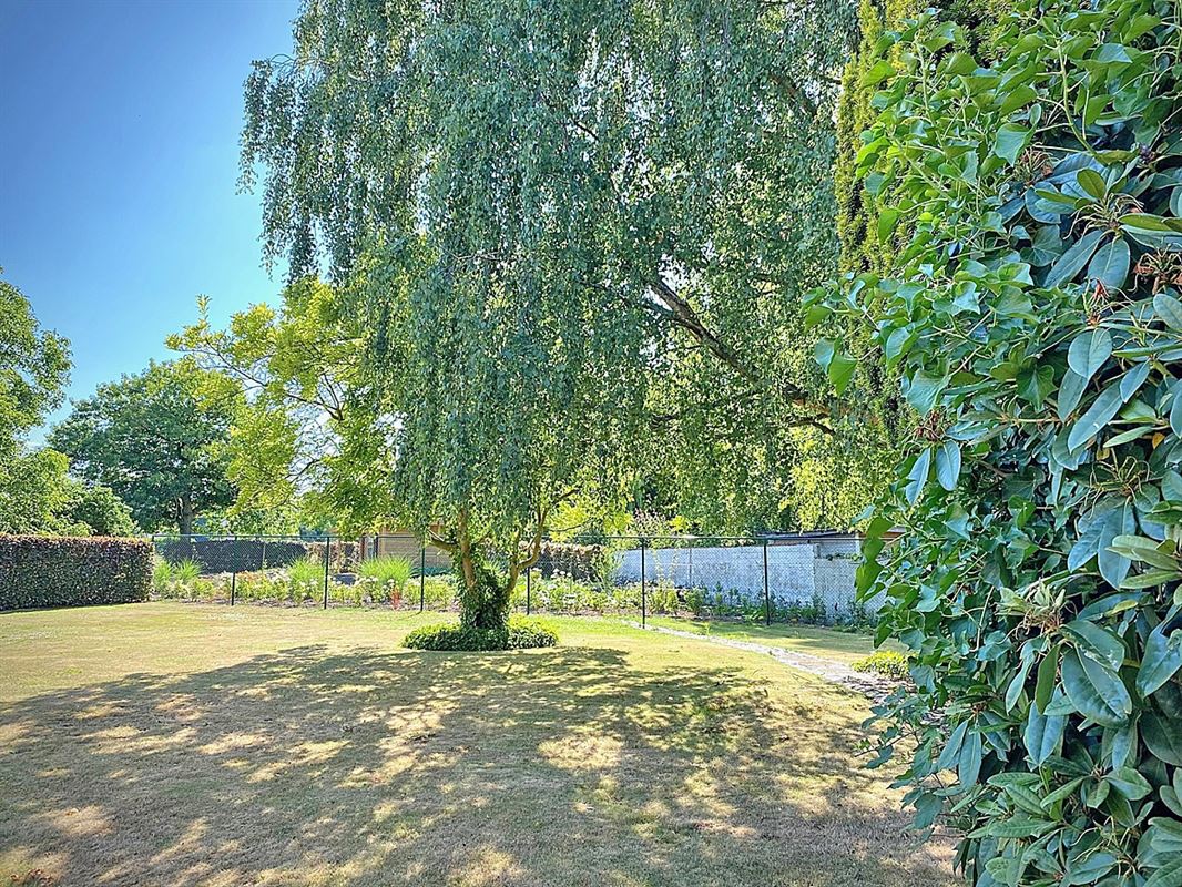 TE RENOVEREN karaktervolle VILLA op een perceel van 1.431m²