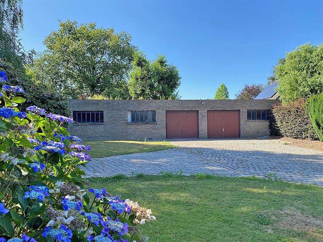 TE RENOVEREN karaktervolle VILLA op een perceel van 1.431m²