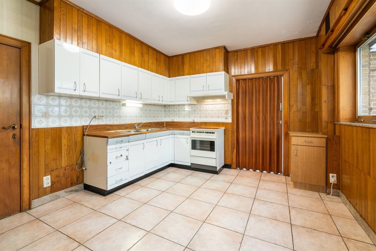 TE RENOVEREN karaktervolle VILLA op een perceel van 1.431m²