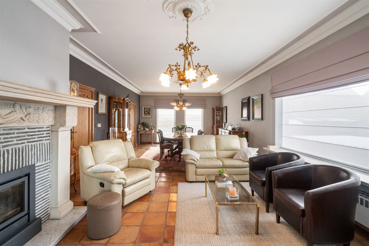 Degelijke ruime VILLA op een  perceel grond van 3.214m²