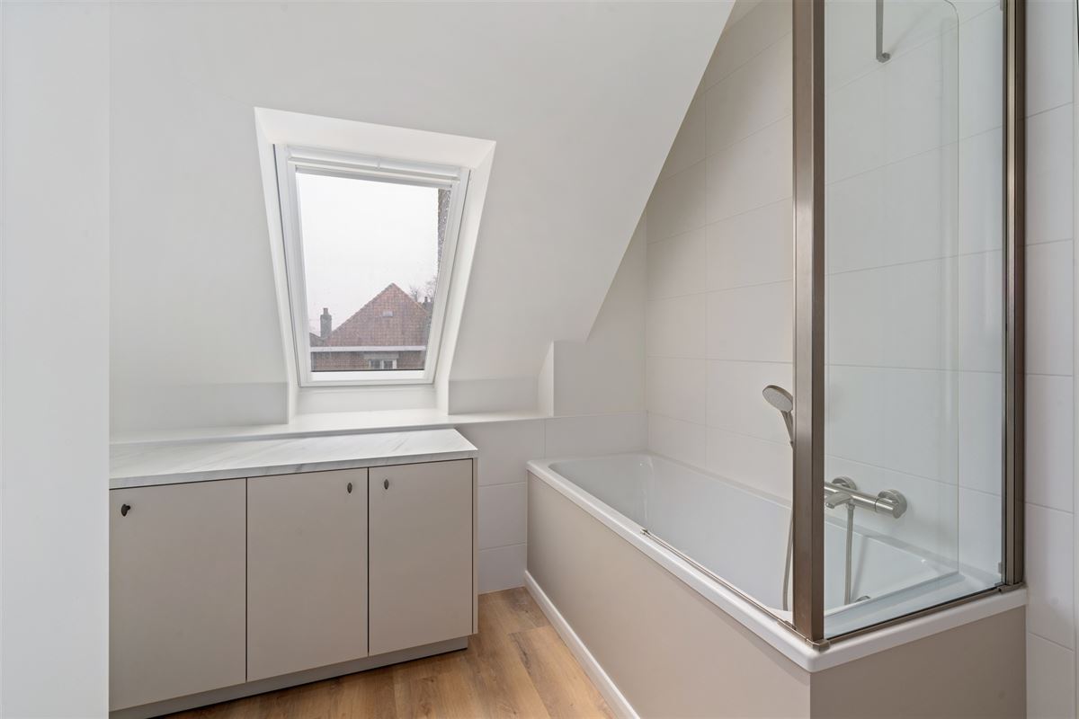 Instapklaar APPARTEMENT met 2 slaapkamers en autostaanplaats