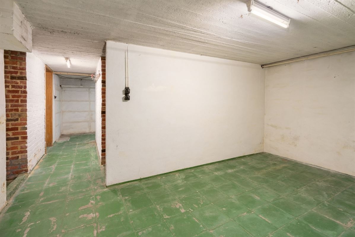 TE RENOVEREN karaktervolle VILLA op een perceel van 1.431m²