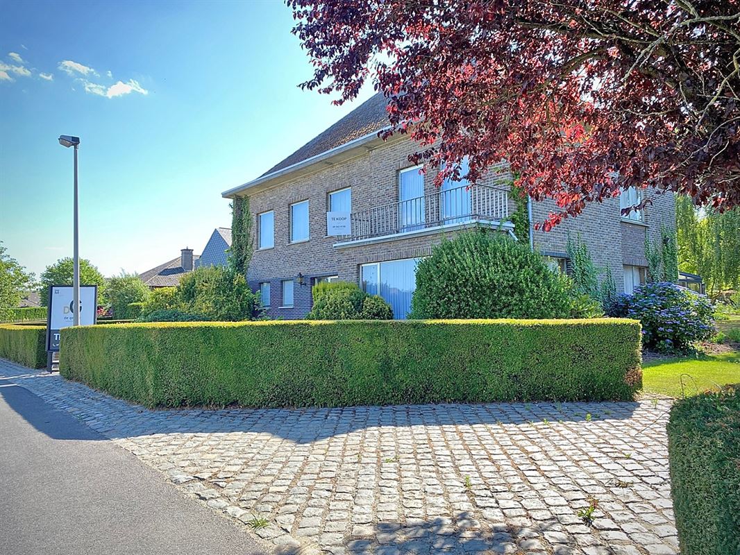 TE RENOVEREN karaktervolle VILLA op een perceel van 1.431m²