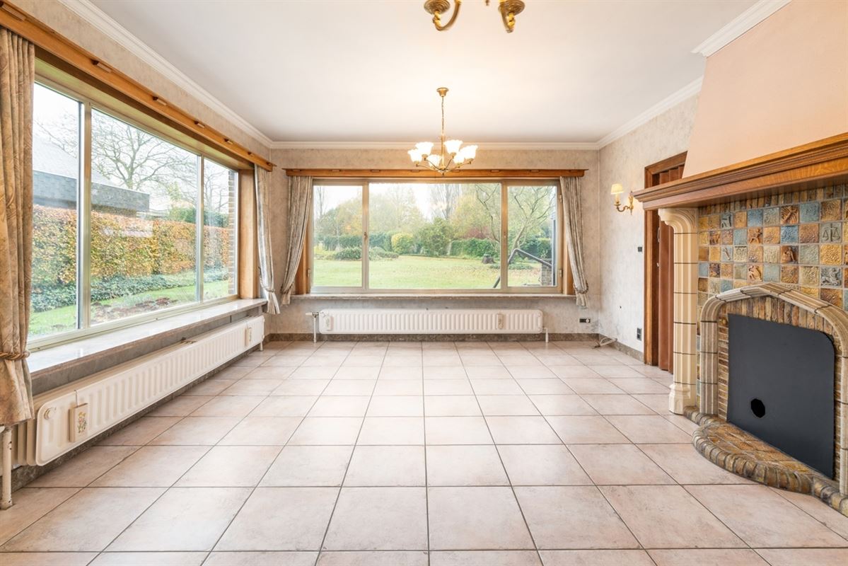 TE RENOVEREN karaktervolle VILLA op een perceel van 1.431m²