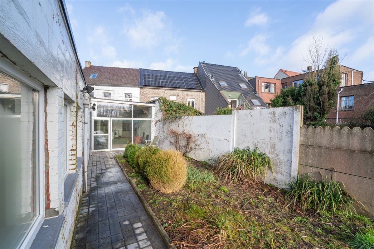 Te renoveren GESLOTEN BEBOUWING op perceel van 650m²