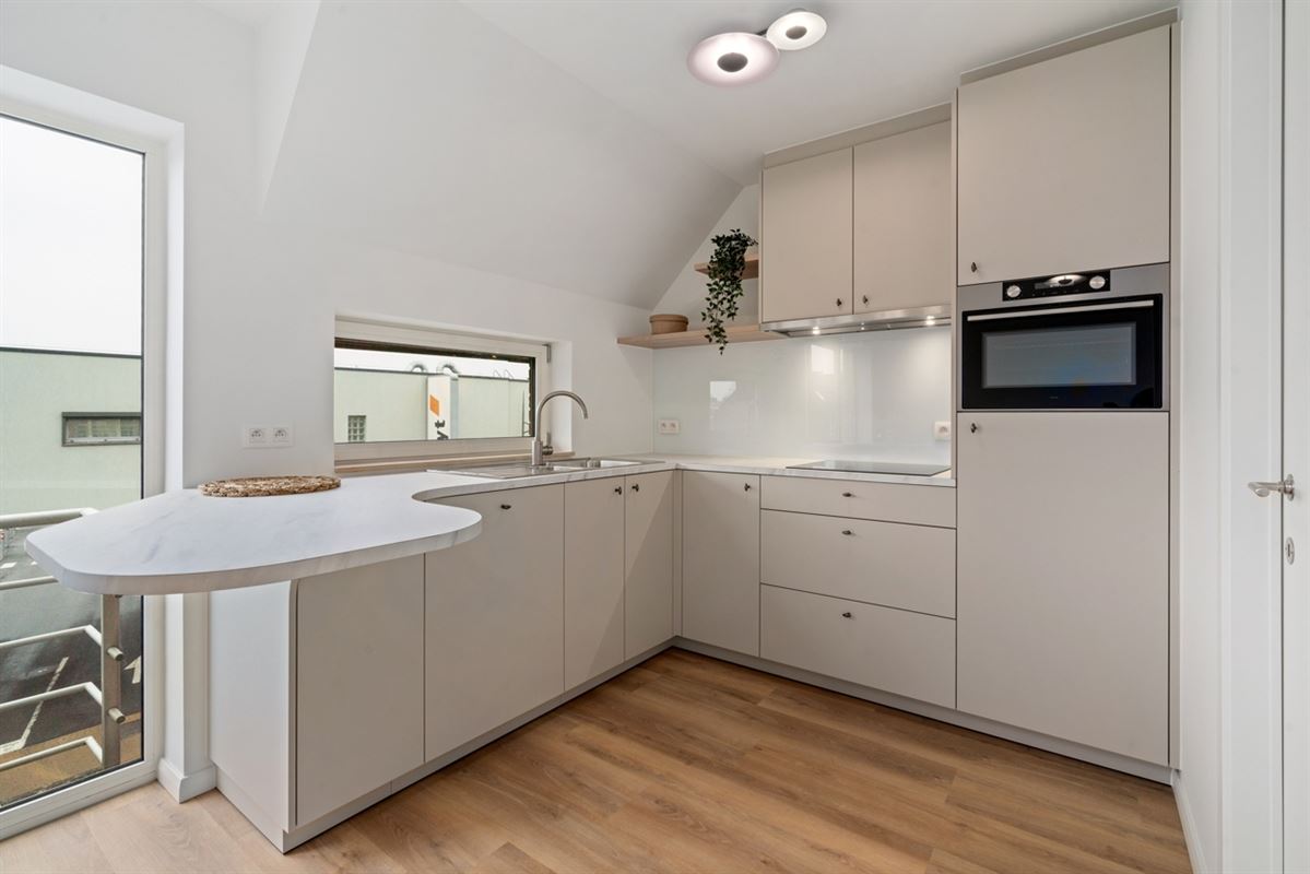 Instapklaar APPARTEMENT met 2 slaapkamers en autostaanplaats