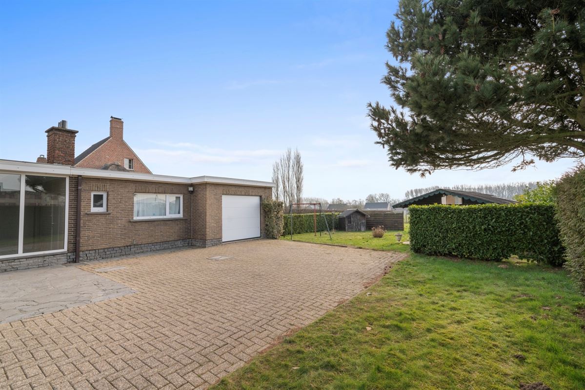 Te renoveren HALFOPEN BEBOUWING op perceel van 1.851m²