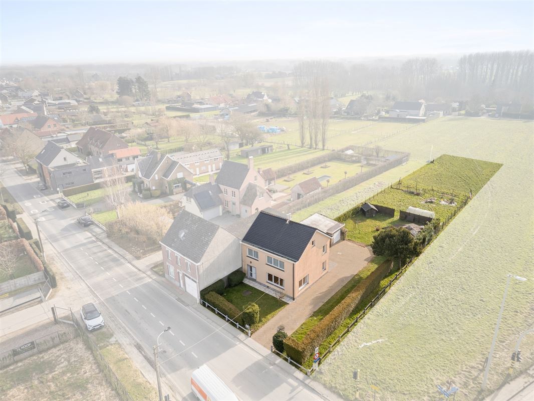 Te renoveren HALFOPEN BEBOUWING op perceel van 1.851m²