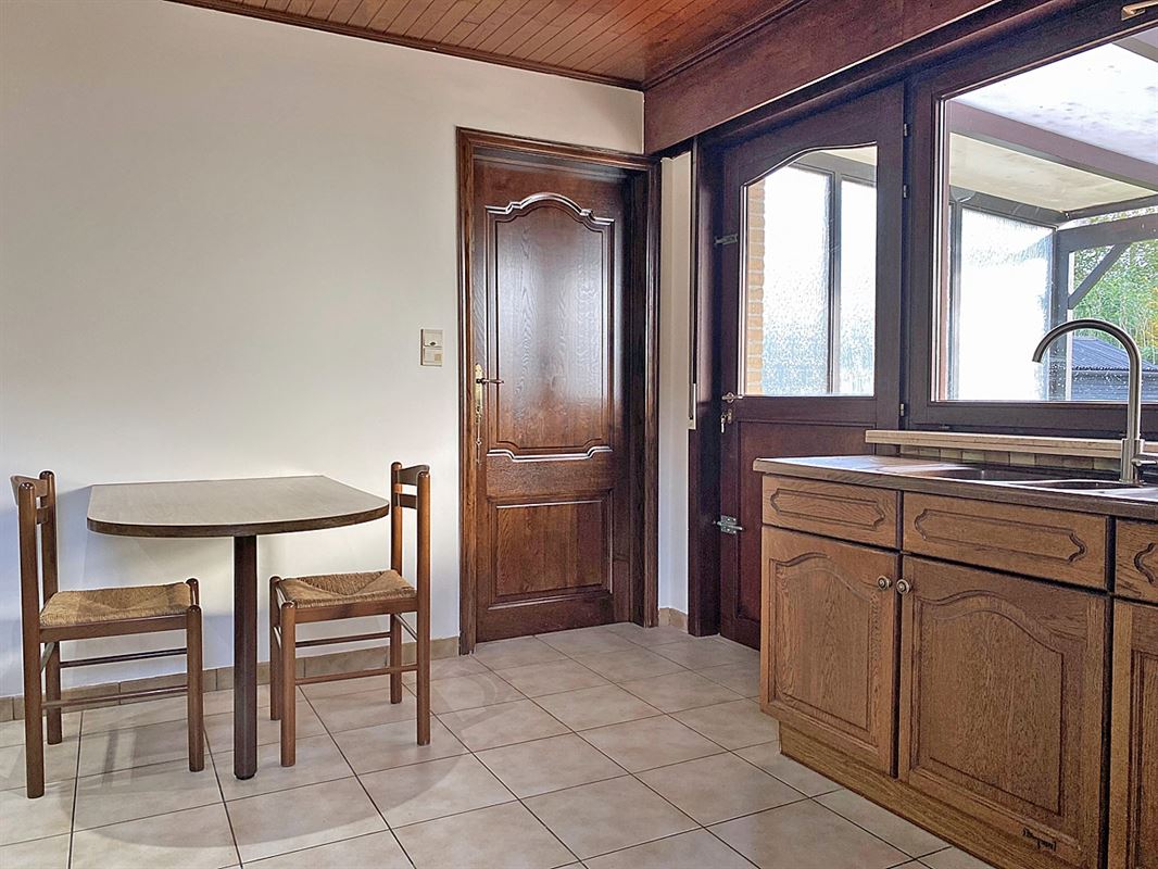 LAAGBOUWVILLA met 2 SLAAPKAMERS & GARAGE op een gunstig gelegen PERCEEL van 762m²