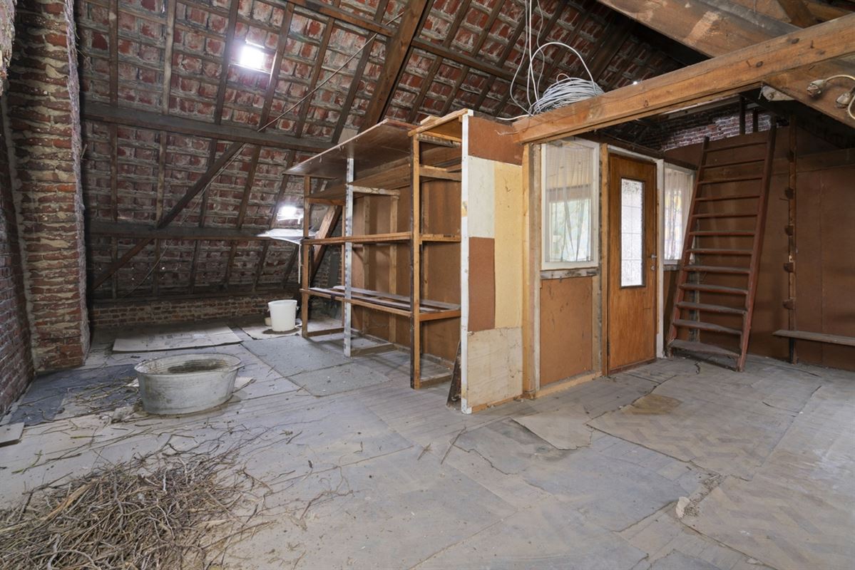 Karaktervolle te renoveren WONING (GB) met aanpalend perceel BOUWGROND