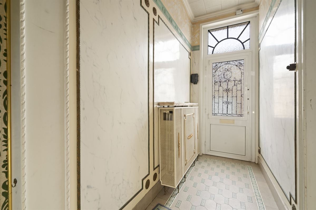 Karaktervolle te renoveren WONING (GB) met aanpalend perceel BOUWGROND