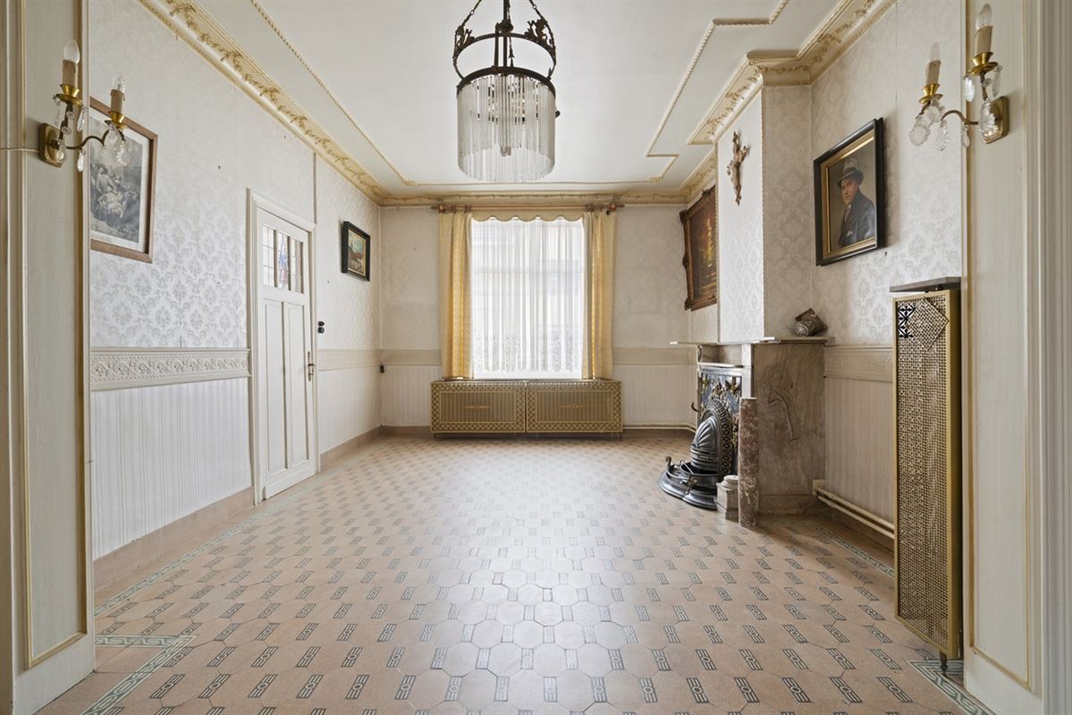 Karaktervolle te renoveren WONING (GB) met aanpalend perceel BOUWGROND