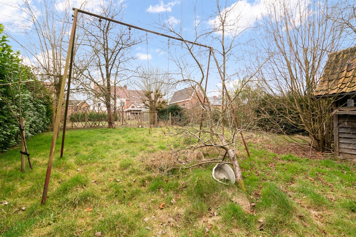 Karaktervolle te renoveren WONING (GB) met aanpalend perceel BOUWGROND