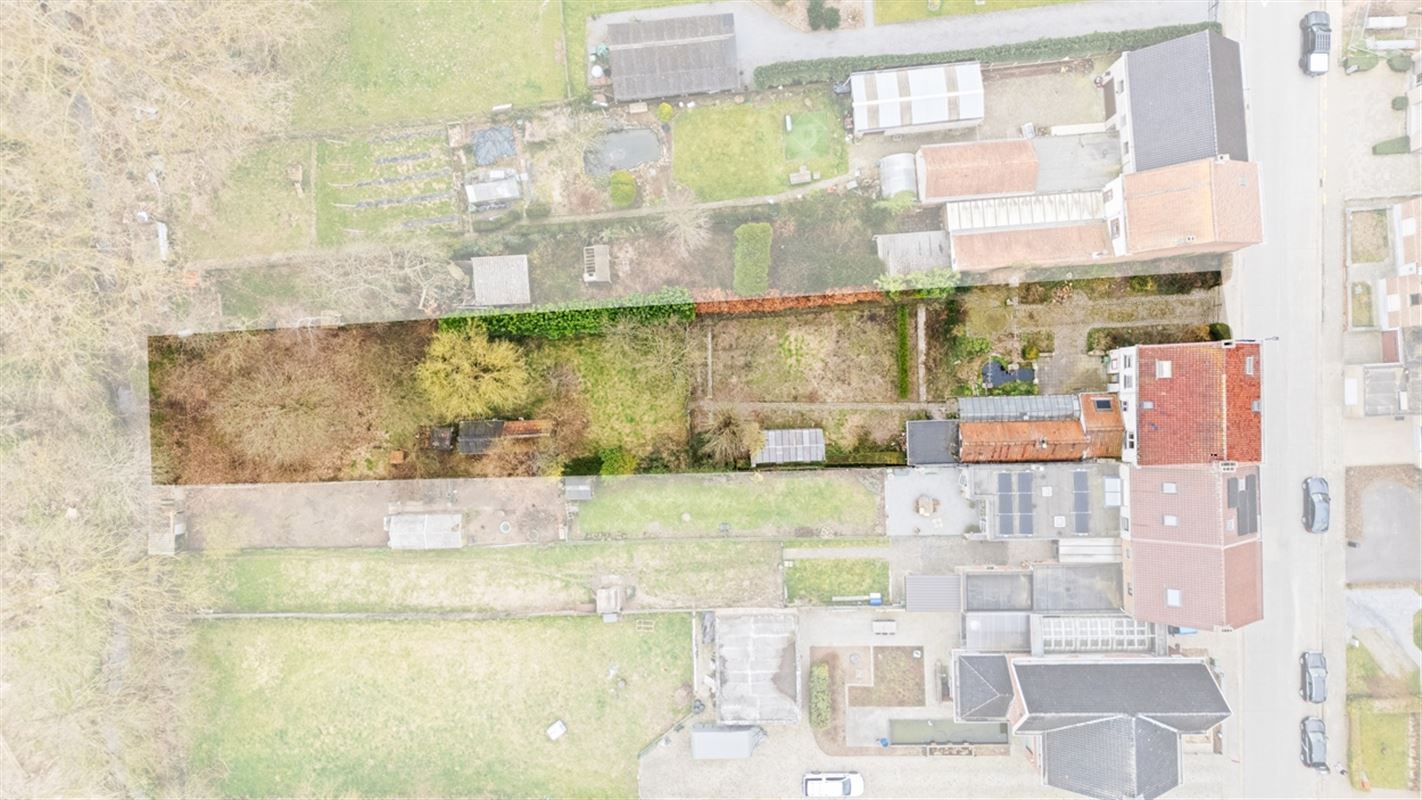 Karaktervolle te renoveren WONING (GB) met aanpalend perceel BOUWGROND