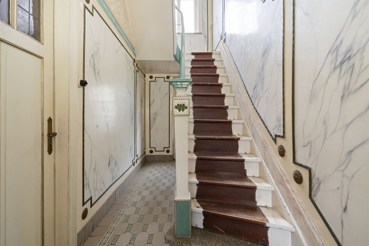 Karaktervolle te renoveren WONING (GB) met aanpalend perceel BOUWGROND