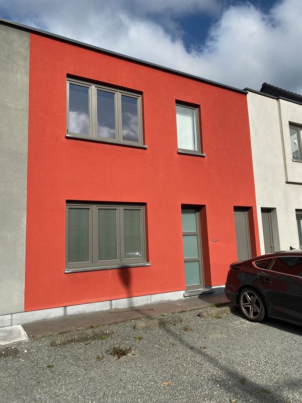 Instapklare WONING (GB) met 3 slaapkamers en tuin