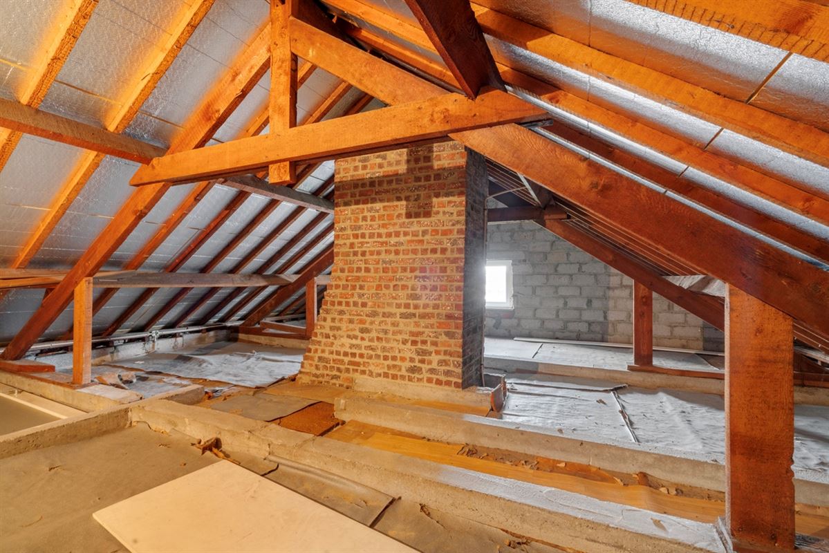 Te renoveren HALFOPEN BEBOUWING op perceel van 1.851m²