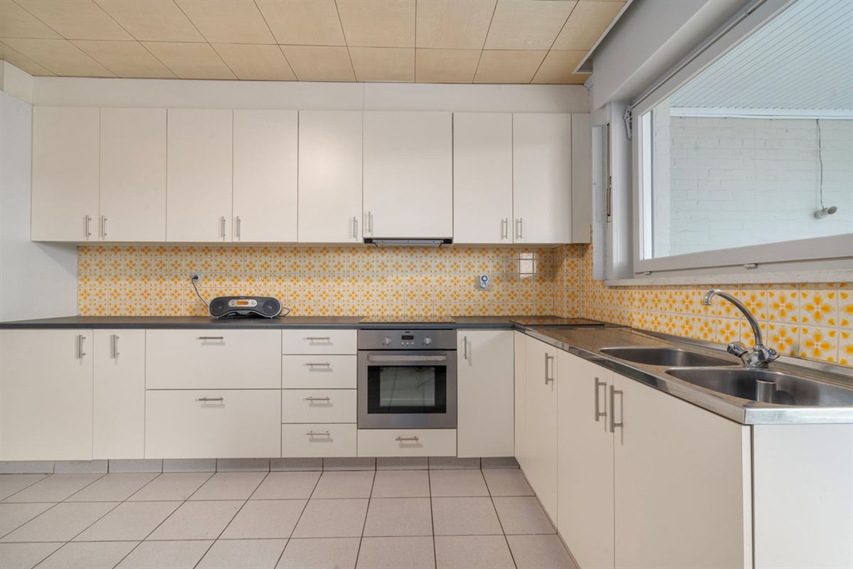 Te renoveren HALFOPEN BEBOUWING op perceel van 1.851m²