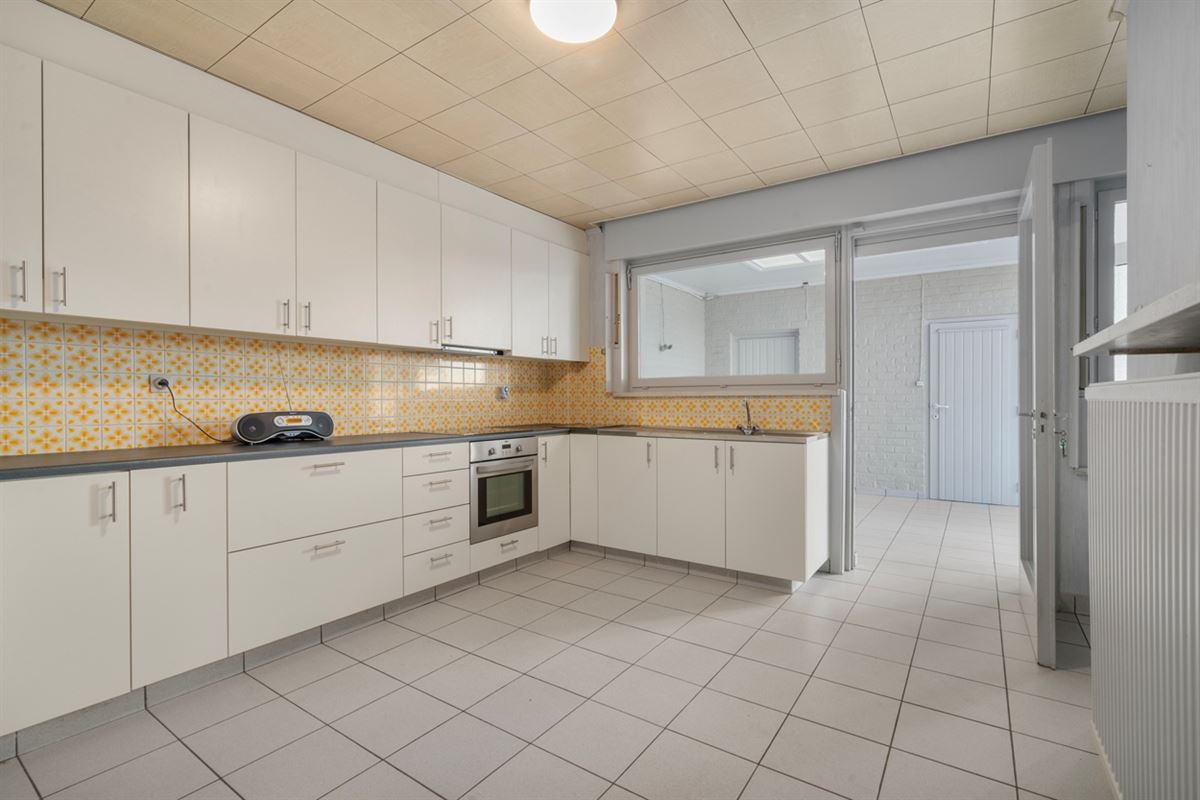 Te renoveren HALFOPEN BEBOUWING op perceel van 1.851m²