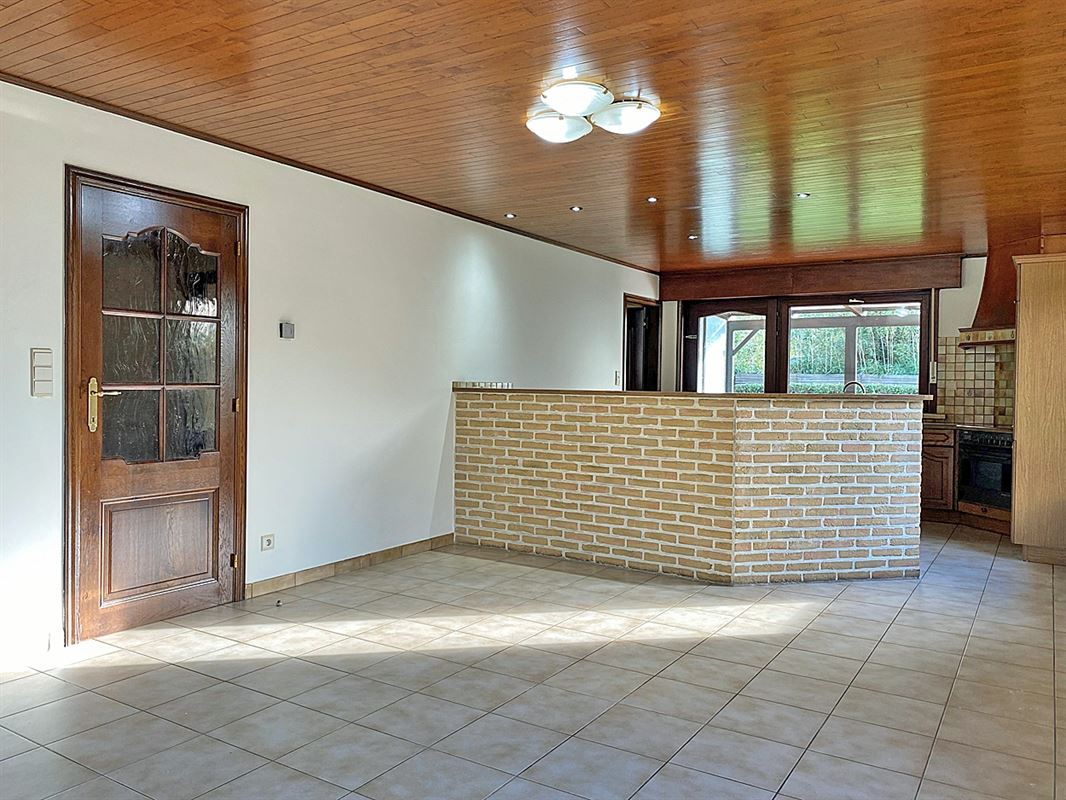 LAAGBOUWVILLA met 2 SLAAPKAMERS & GARAGE op een gunstig gelegen PERCEEL van 762m²