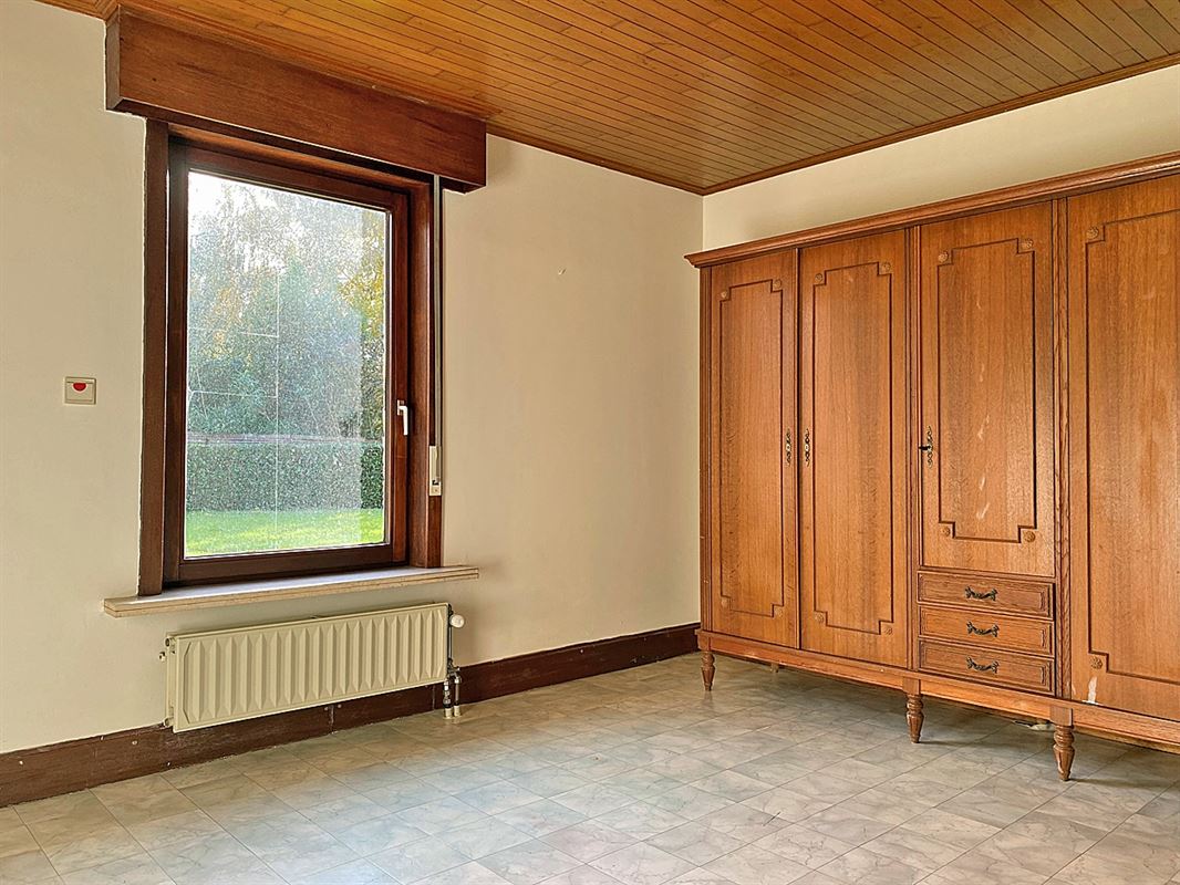 LAAGBOUWVILLA met 2 SLAAPKAMERS & GARAGE op een gunstig gelegen PERCEEL van 762m²