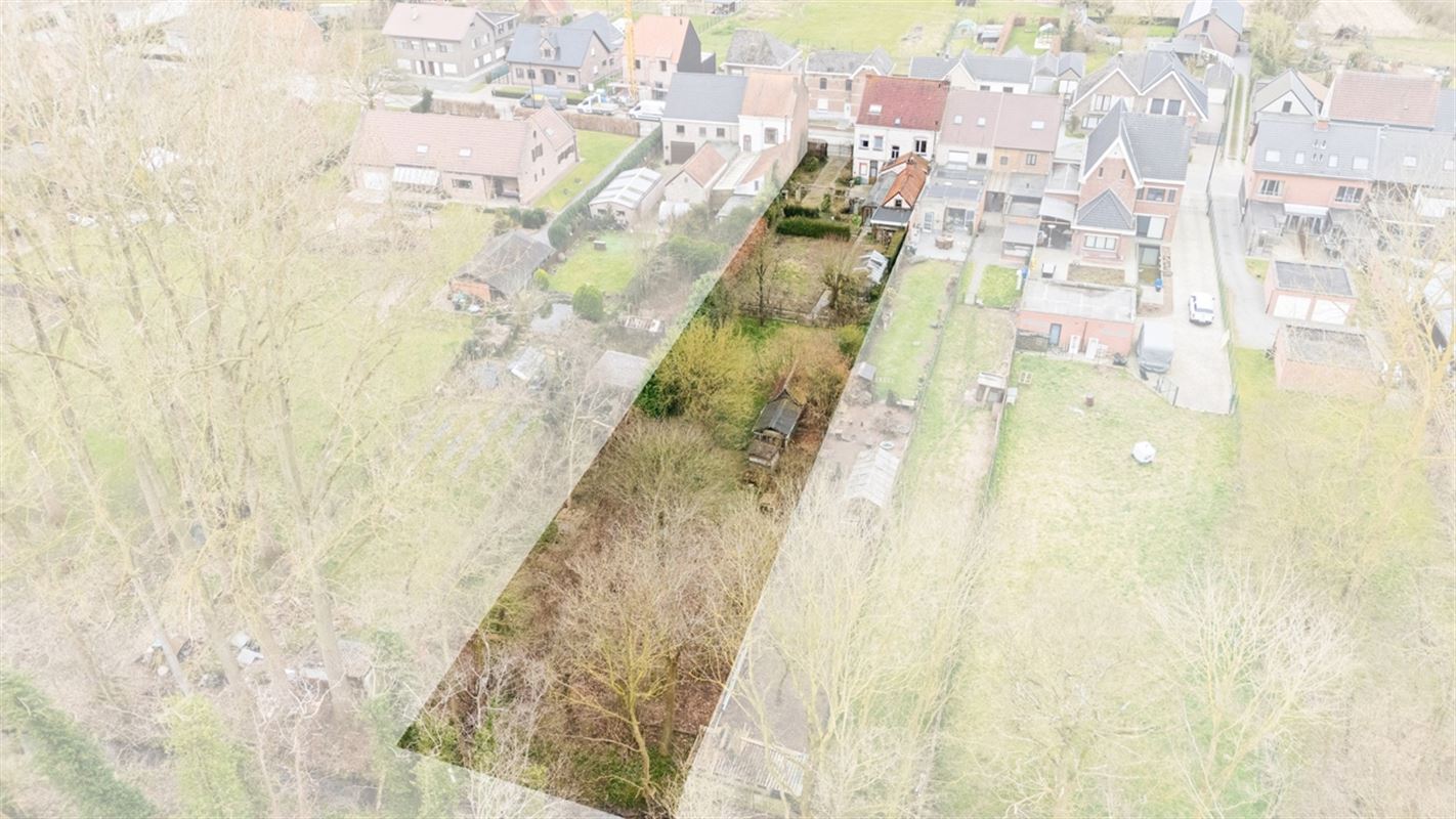 Karaktervolle te renoveren WONING (GB) met aanpalend perceel BOUWGROND