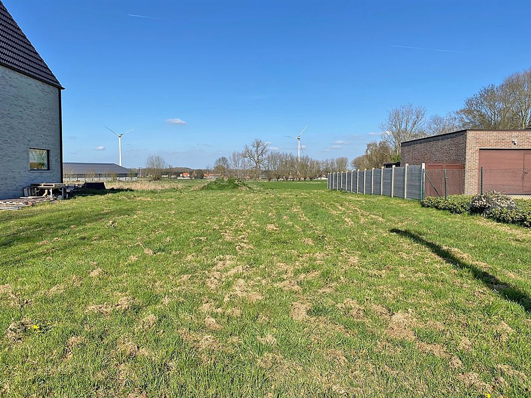 Perceel BOUWGROND voor OPEN BEBOUWING, 882m² groot