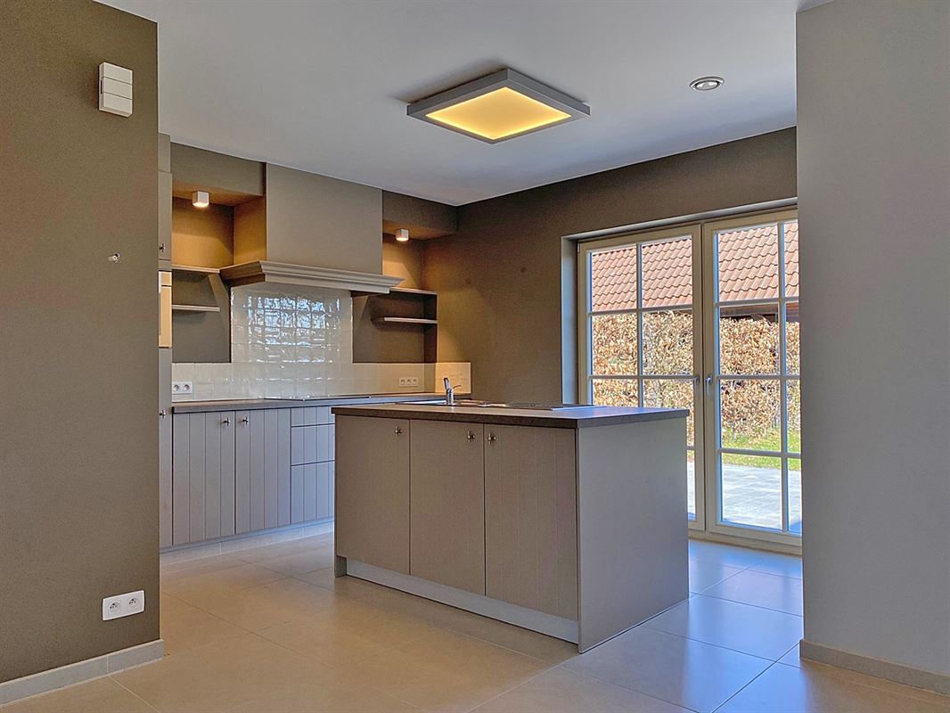 Instapklare WONING (GB) met 3 slpks, garage en tuintje