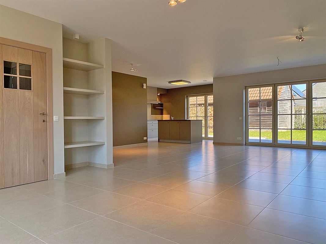 Instapklare WONING (GB) met 3 slpks, garage en tuintje