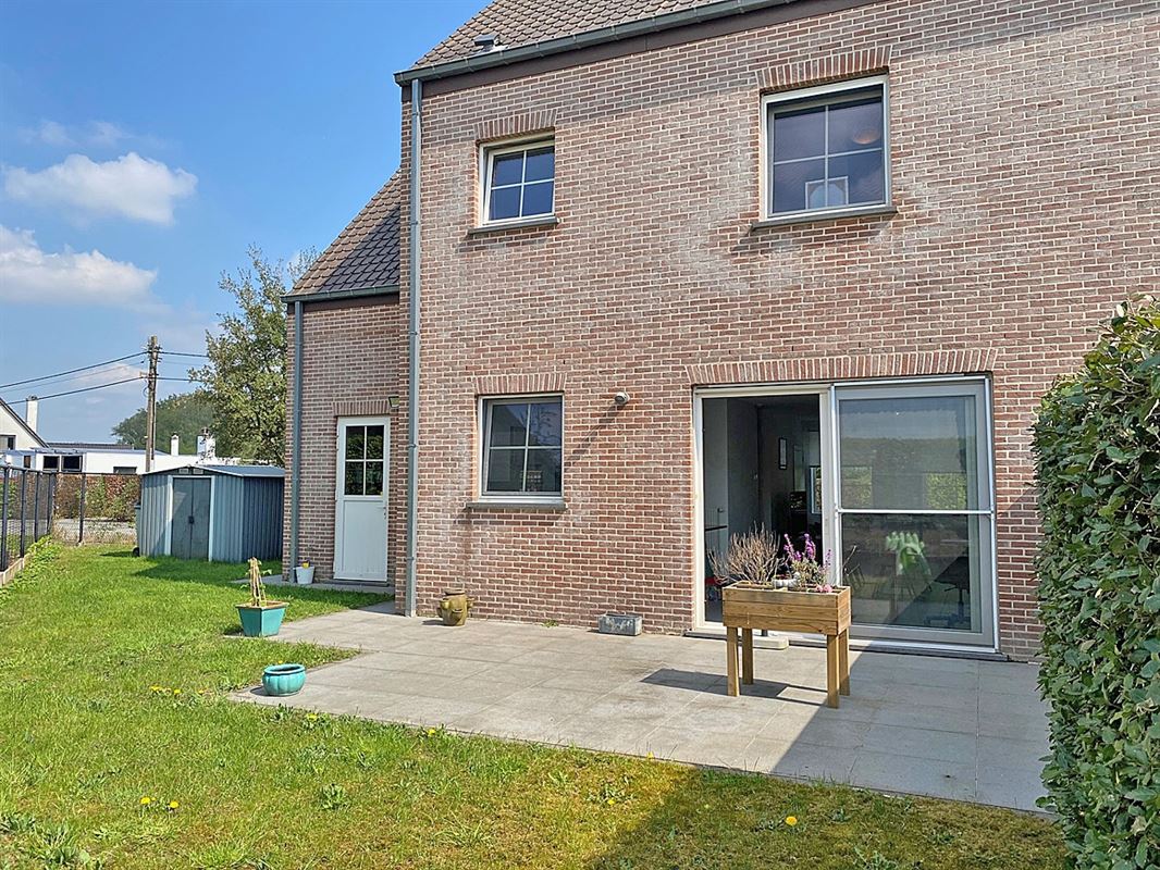 Charmante WONING (HOB) met 3 slaapkamers, garage & tuintje