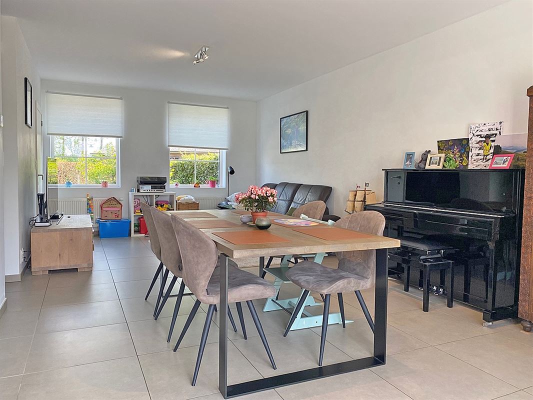 Charmante WONING (HOB) met 3 slaapkamers, garage & tuintje