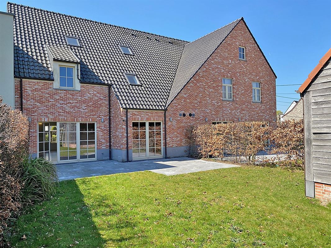 Instapklare WONING (GB) met 3 slpks, garage en tuintje