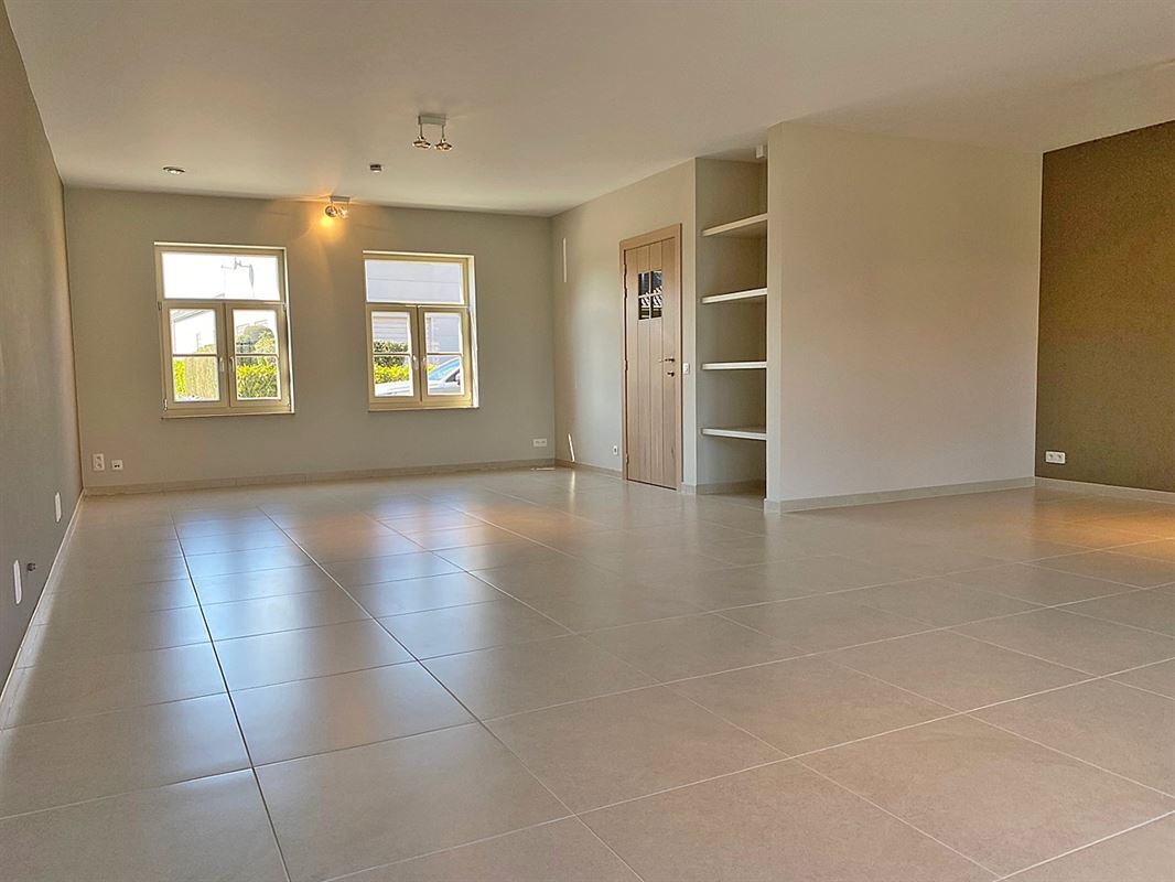 Instapklare WONING (GB) met 3 slpks, garage en tuintje