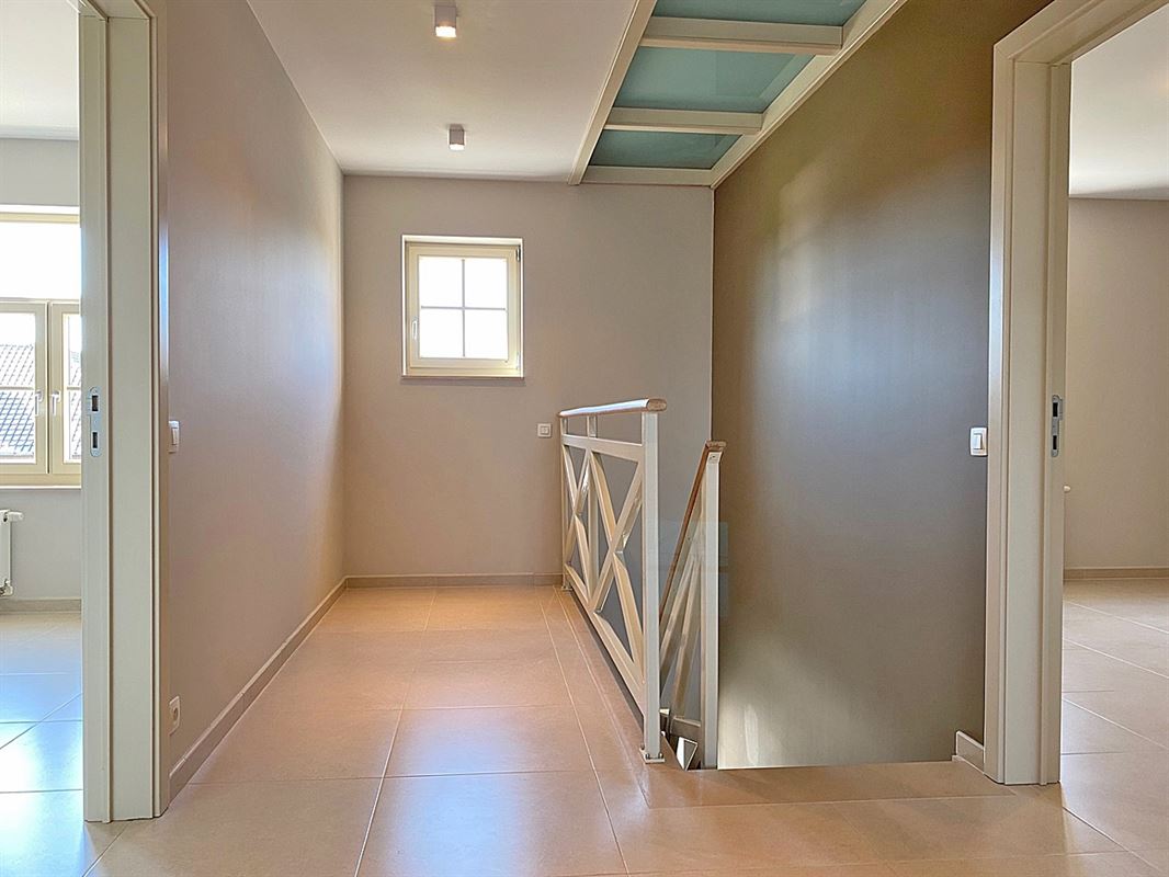 Instapklare WONING (GB) met 3 slpks, garage en tuintje