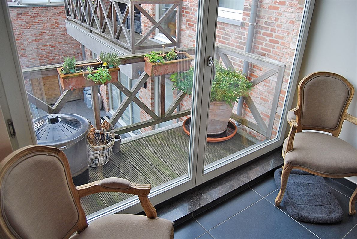 Leuk DUPLEX-APPARTEMENT met 2 SLAAPKAMERS