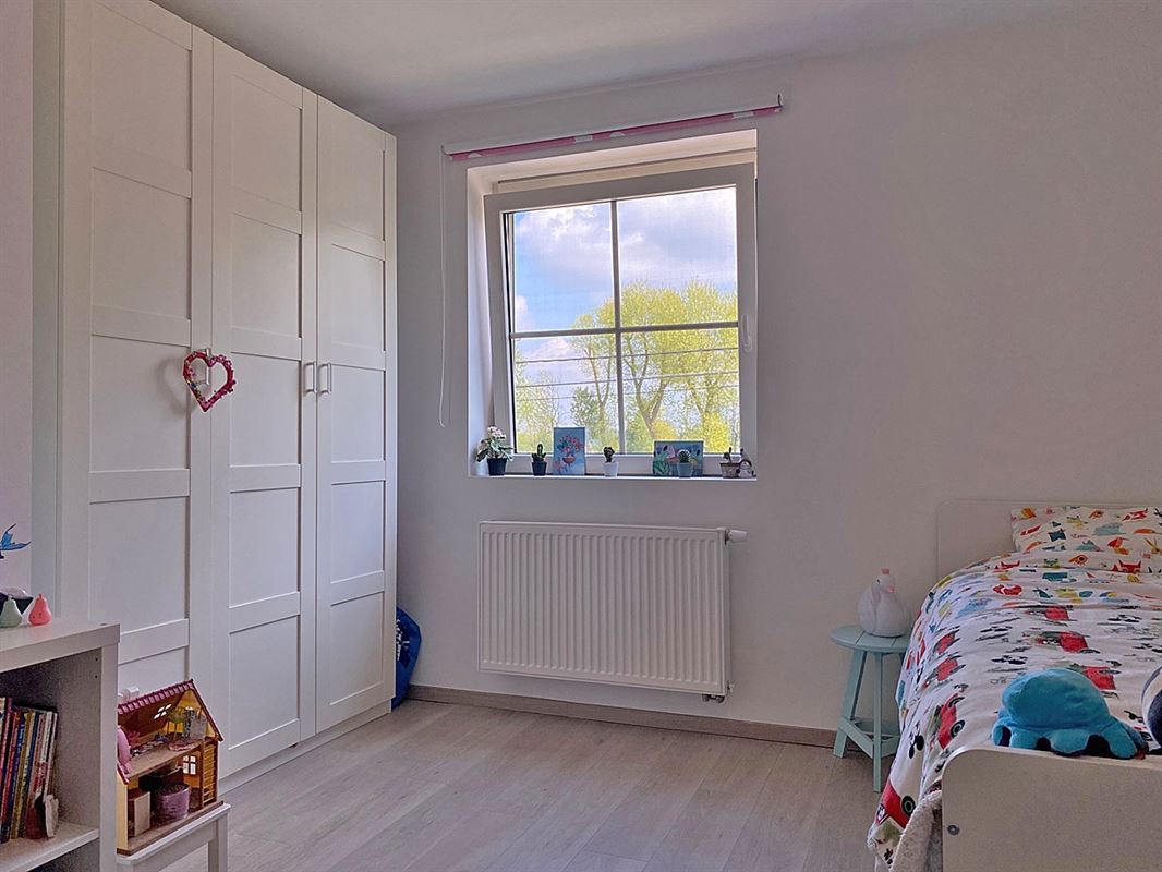 Charmante WONING (HOB) met 3 slaapkamers, garage & tuintje