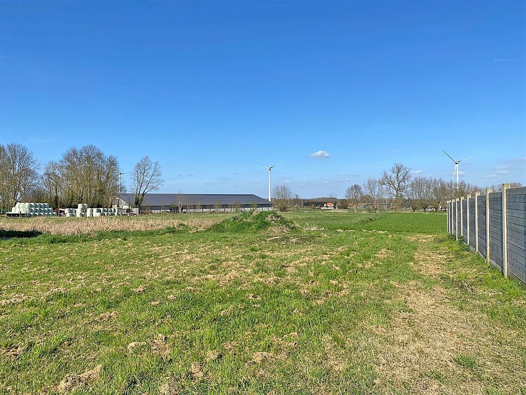 Perceel BOUWGROND voor OPEN BEBOUWING, 882m² groot