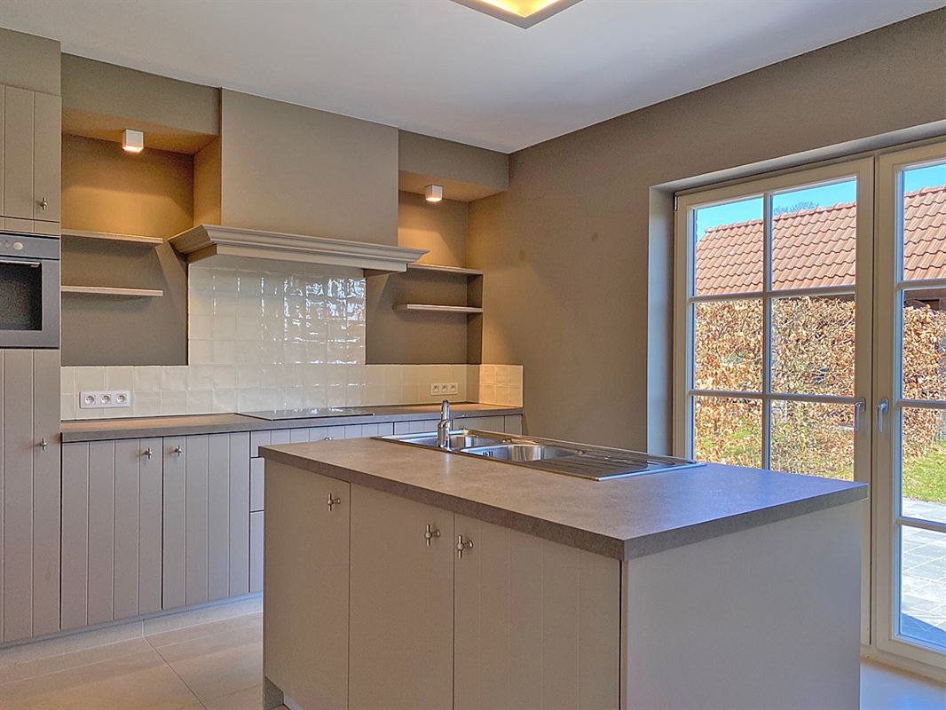 Instapklare WONING (GB) met 3 slpks, garage en tuintje