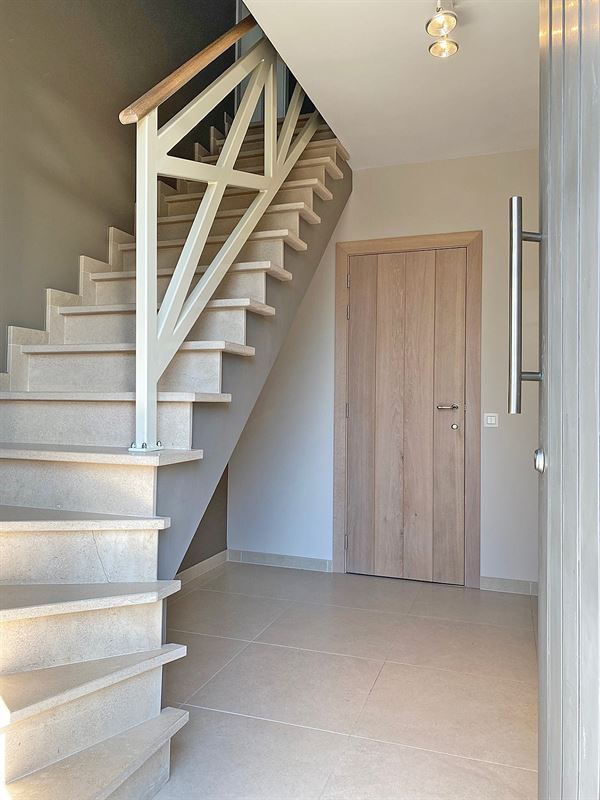 Instapklare WONING (GB) met 3 slpks, garage en tuintje